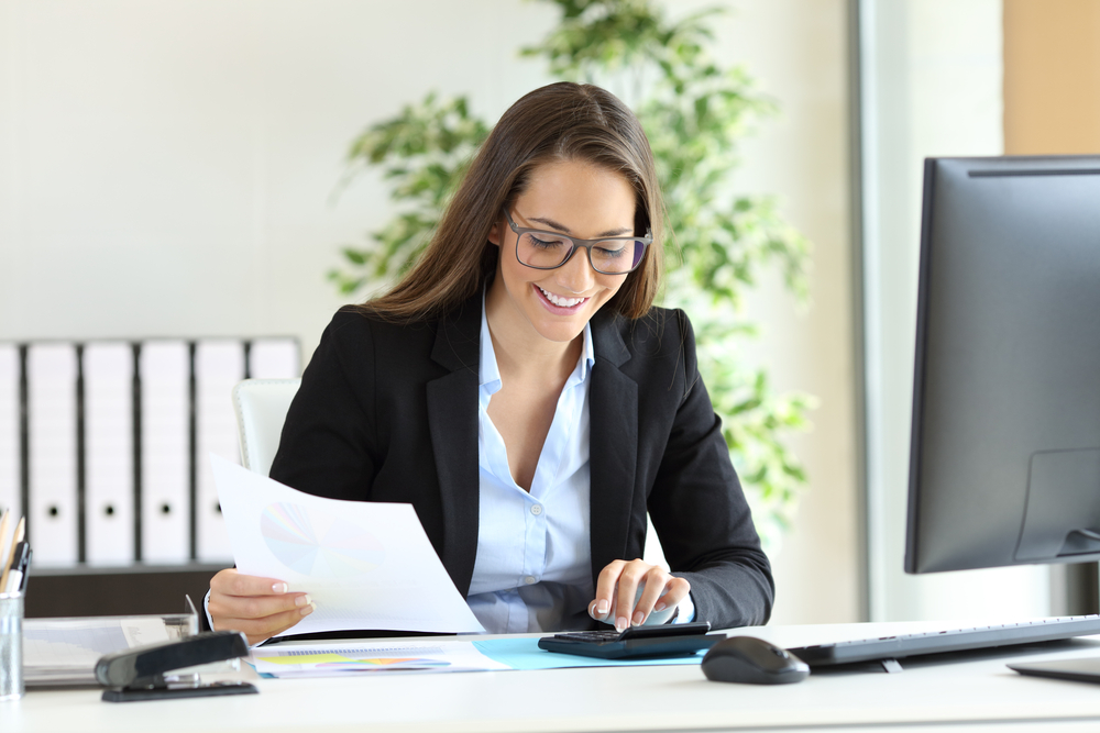 woman-using-calculator