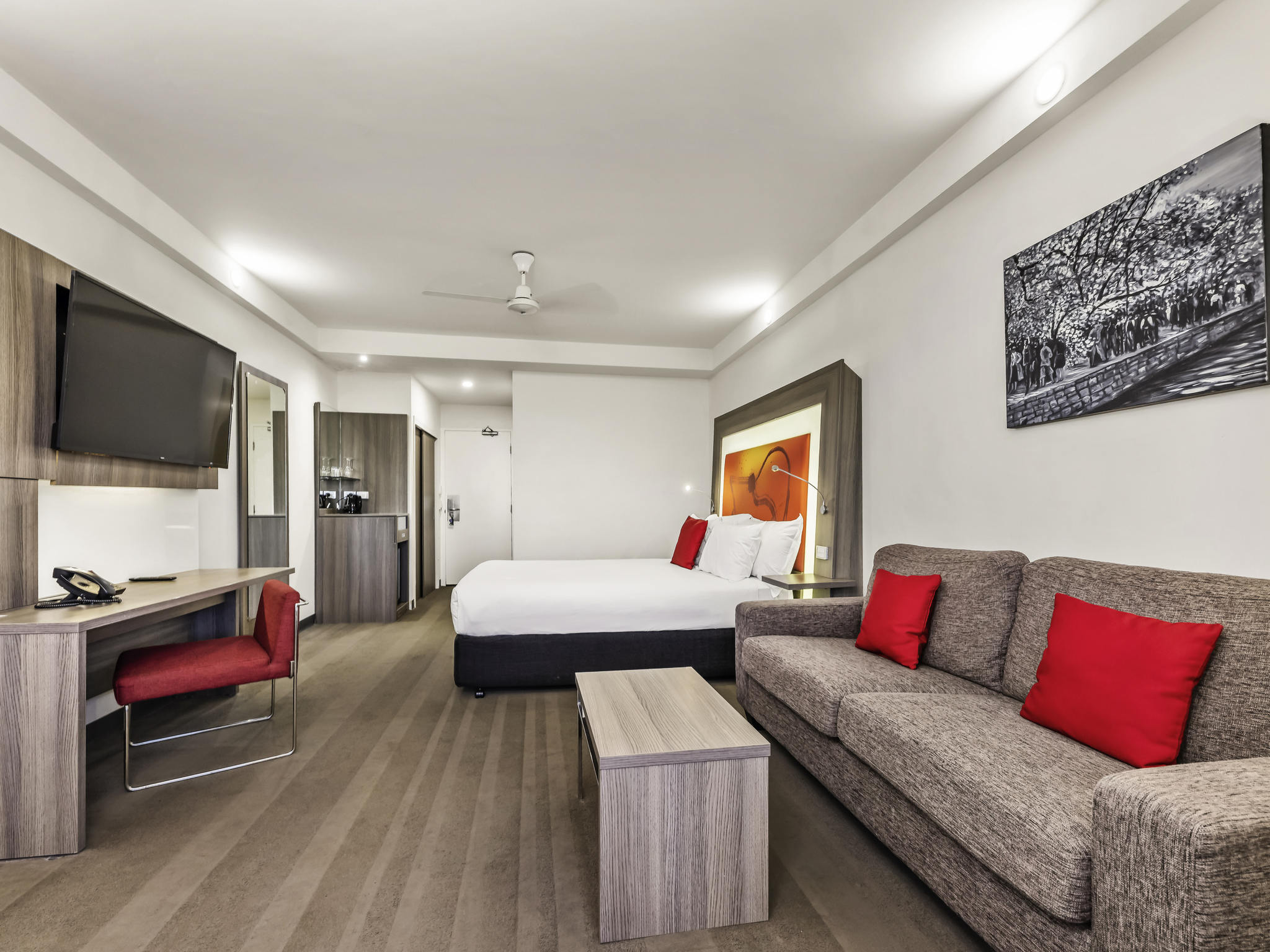 Novotel Darwin Superior Queen